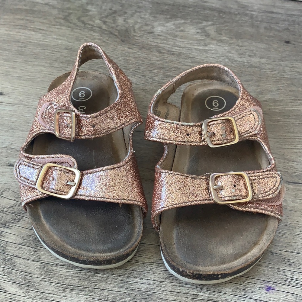 🎉10 for $10🎉 toddler girl sandals cat and Jack glitter gladiator shoes size 6